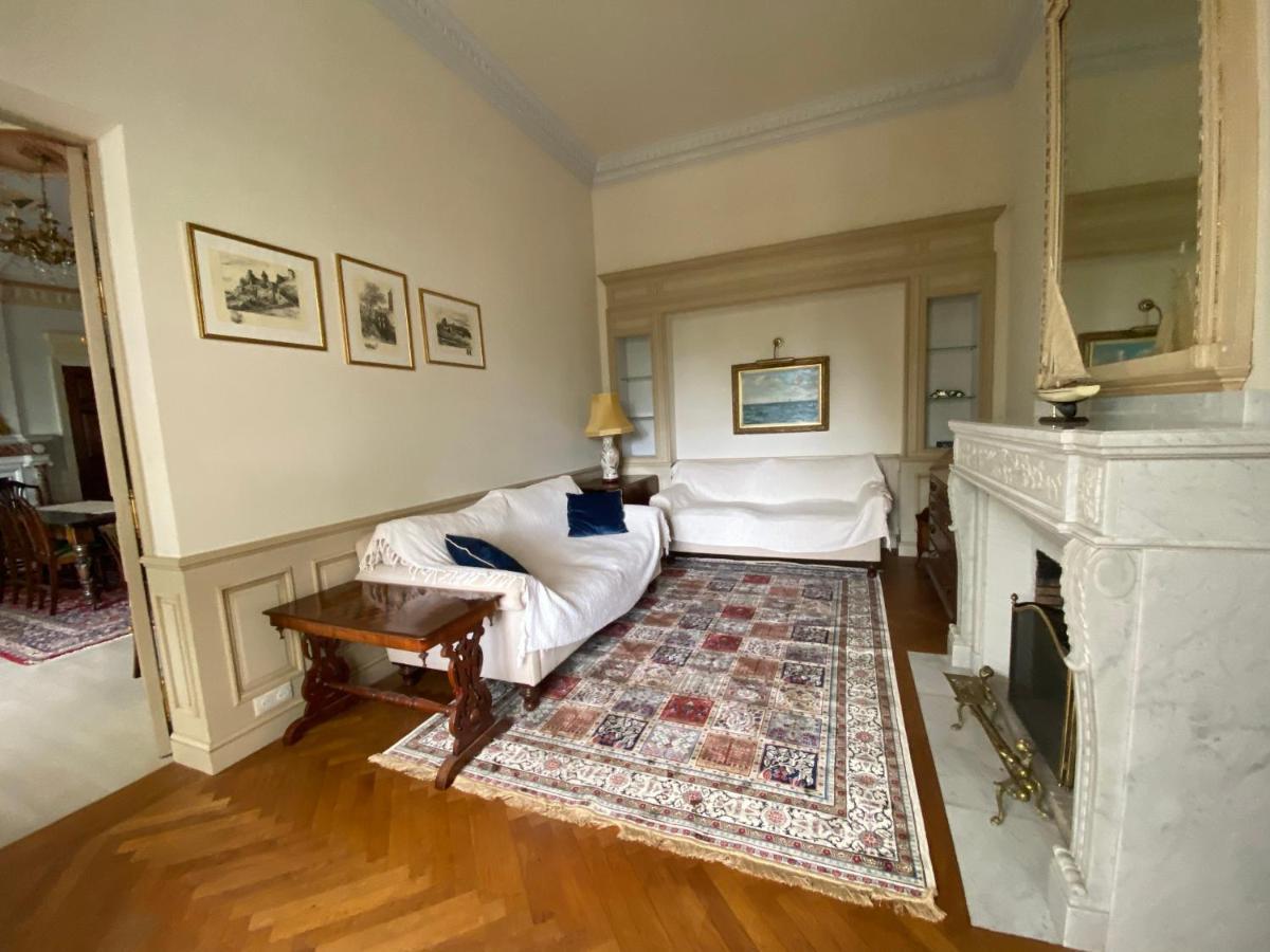 Manoir Et Appartements Avec Piscine Au Domaine De Bize Mirepoix 米尔普瓦 外观 照片