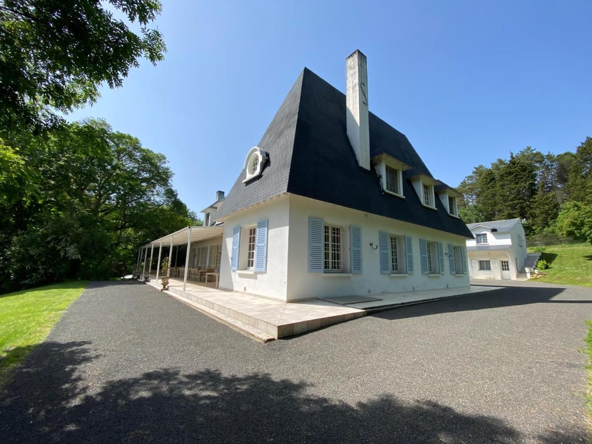 Manoir Et Appartements Avec Piscine Au Domaine De Bize Mirepoix 米尔普瓦 外观 照片
